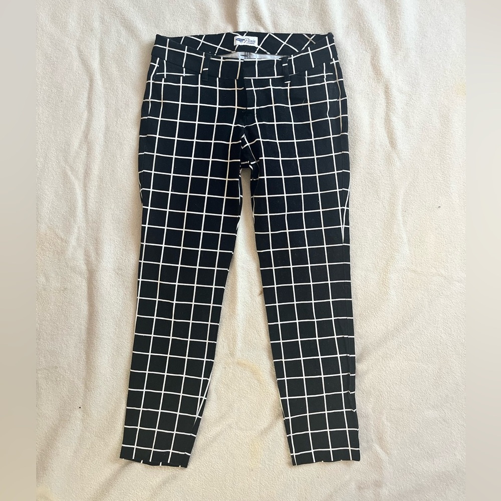 Old Navy pixie pants size 2R